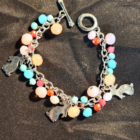Pier 1 Easter Bunny Rabbit Beaded Charm Toggle Bracelet - Picture 1 of 10